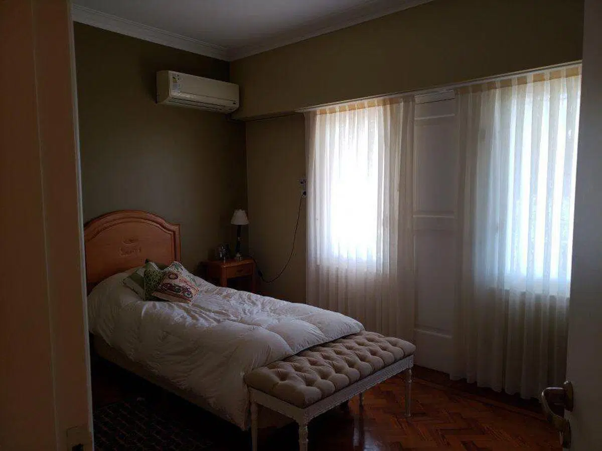 HERMOSO CHALET EN 2 PLANTAS - EXCELENTE UBICACIÓN. 2