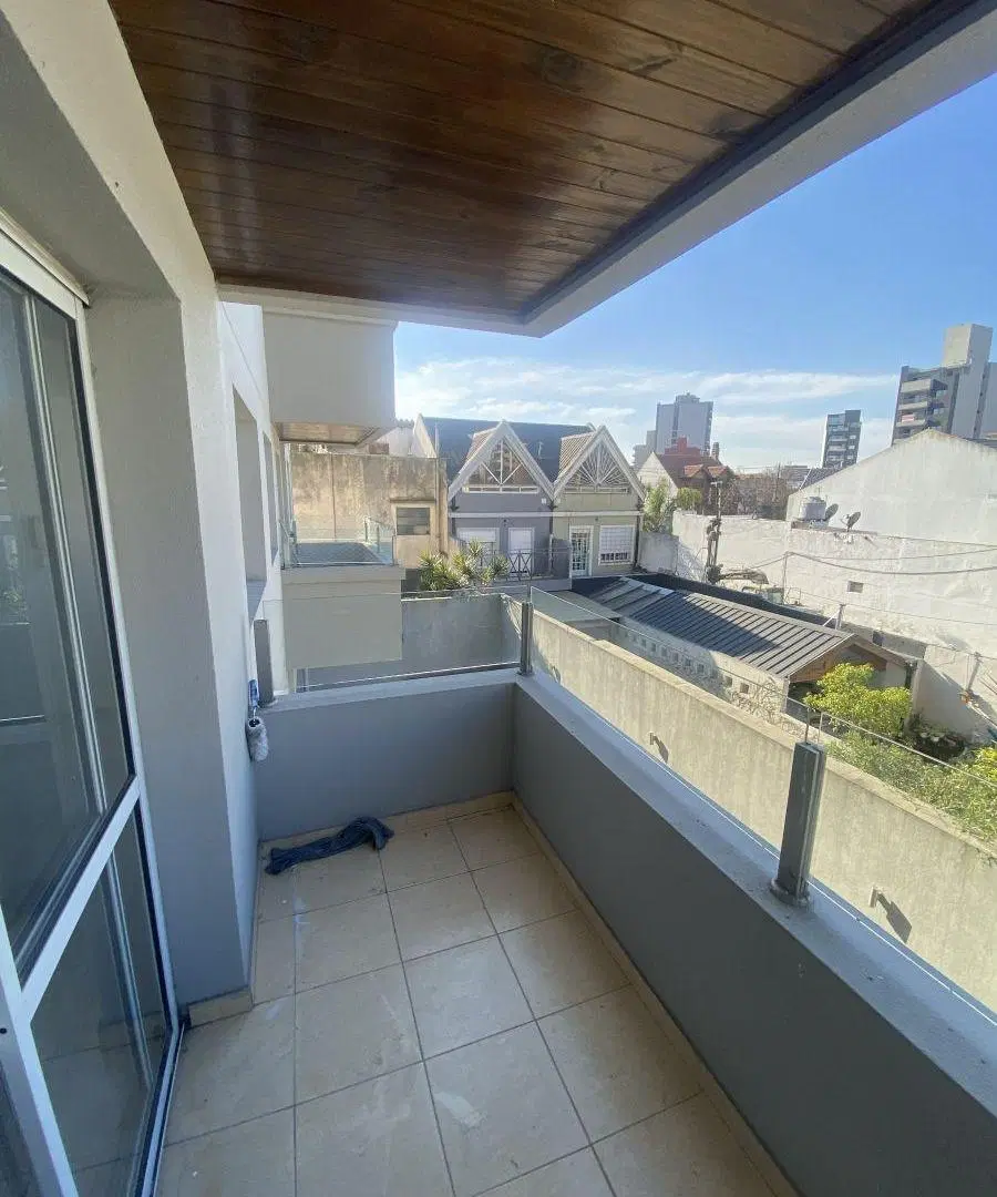 Departamento dos ambientes 1 dormitorio en alquiler en Lanús Oeste 1