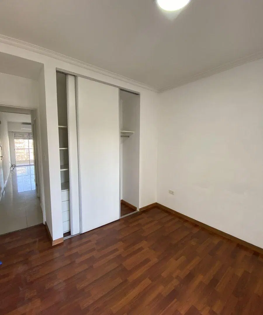 Departamento de 2 ambientes con 1 dormitorio en alquiler en Lanús Oeste 4