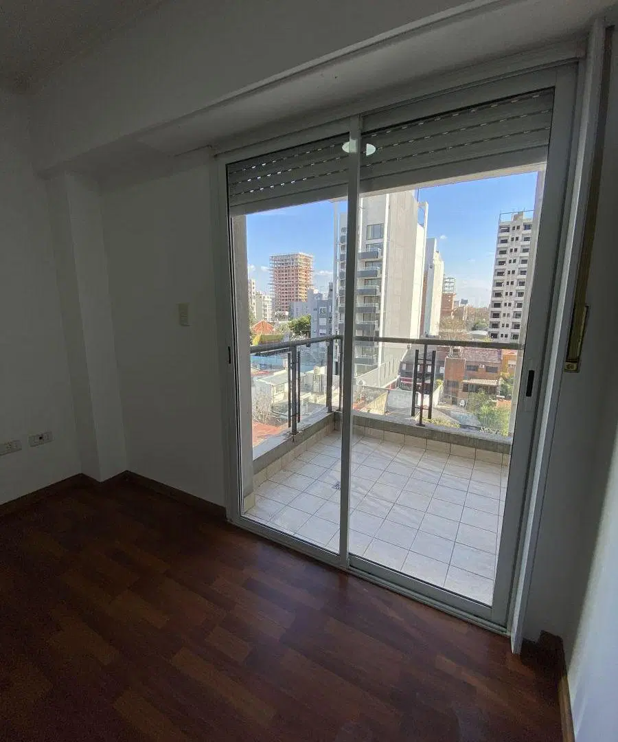 Departamento de 2 ambientes con 1 dormitorio en alquiler en Lanús Oeste 2