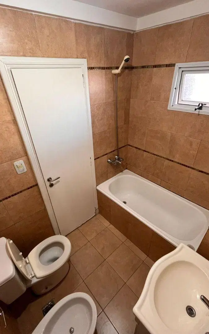 Departamento dos amibientes dormitorio en alquiler en Lanús Este 5