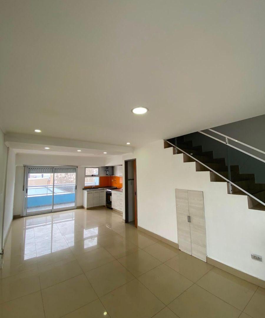 Foto de Departamento Tres ambientes Duplex, imagen 2