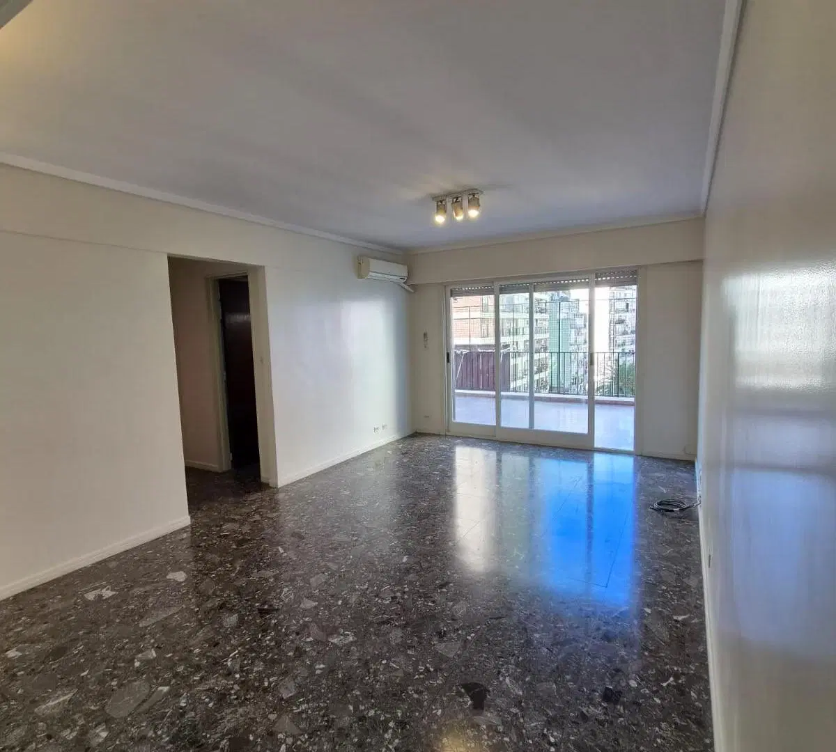 Excelente 4 Ambientes con Balcón Terraza, Frente y Vista Abierta – Salguero 3000 e/ Gelly y Castex 4