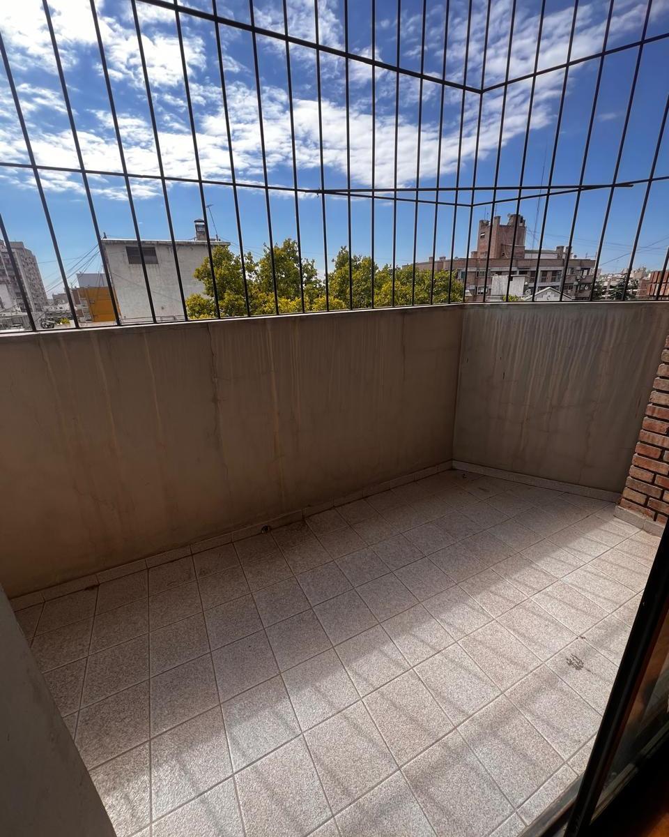 Venta Departamento 4 Dorm. 3 Baños con Balcon 4
