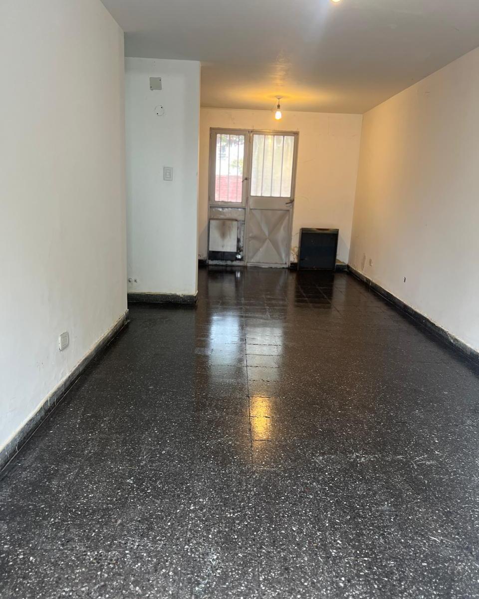 Casa Venta Barrio Unimev 3 Dorm. - Patio - Cochera Reciclada 3