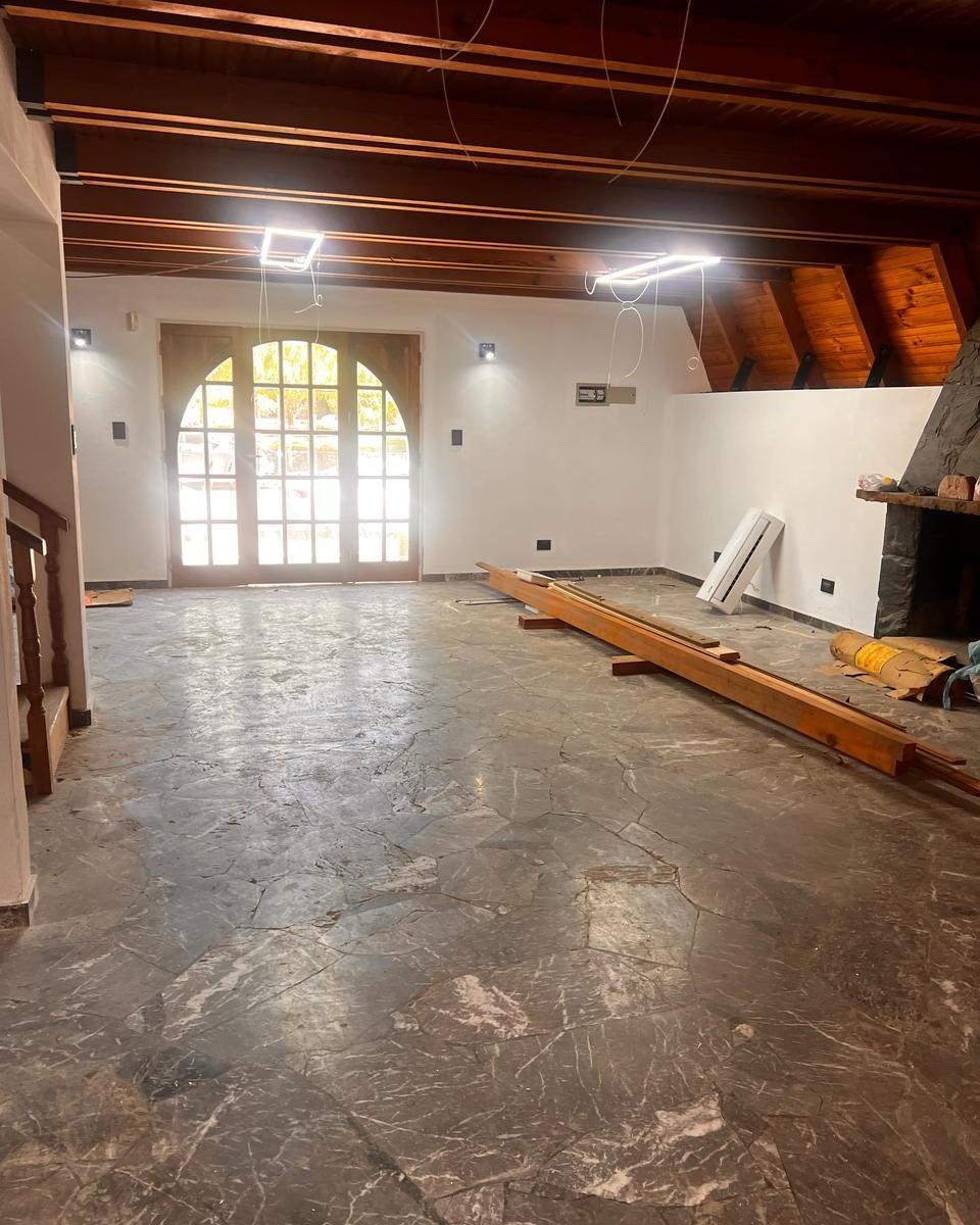 Oportunidad Casa Dalvian Venta 3 Dorm. 5
