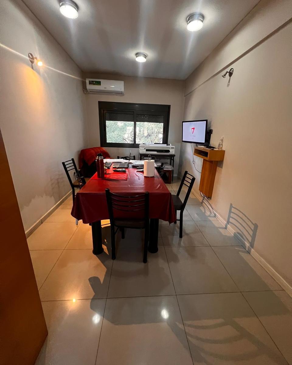 Departamento Venta 3 Dorm. 3 Baños, 2 Cochera Antiguedad 8 Años 4