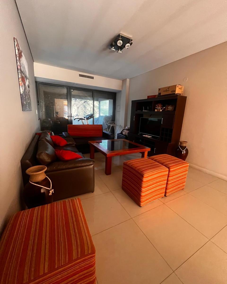 Departamento Venta 3 Dorm. 3 Baños, 2 Cochera Antiguedad 8 Años 3