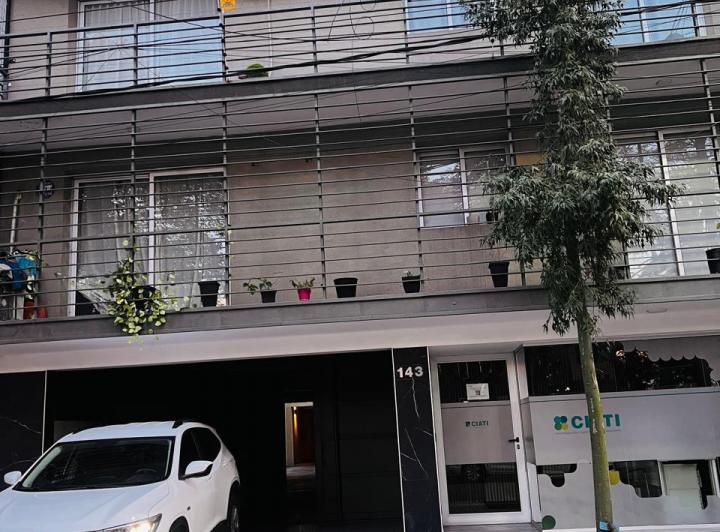 ALQUILO departamento con balcon dos dorm cochera techada porton automatico 2