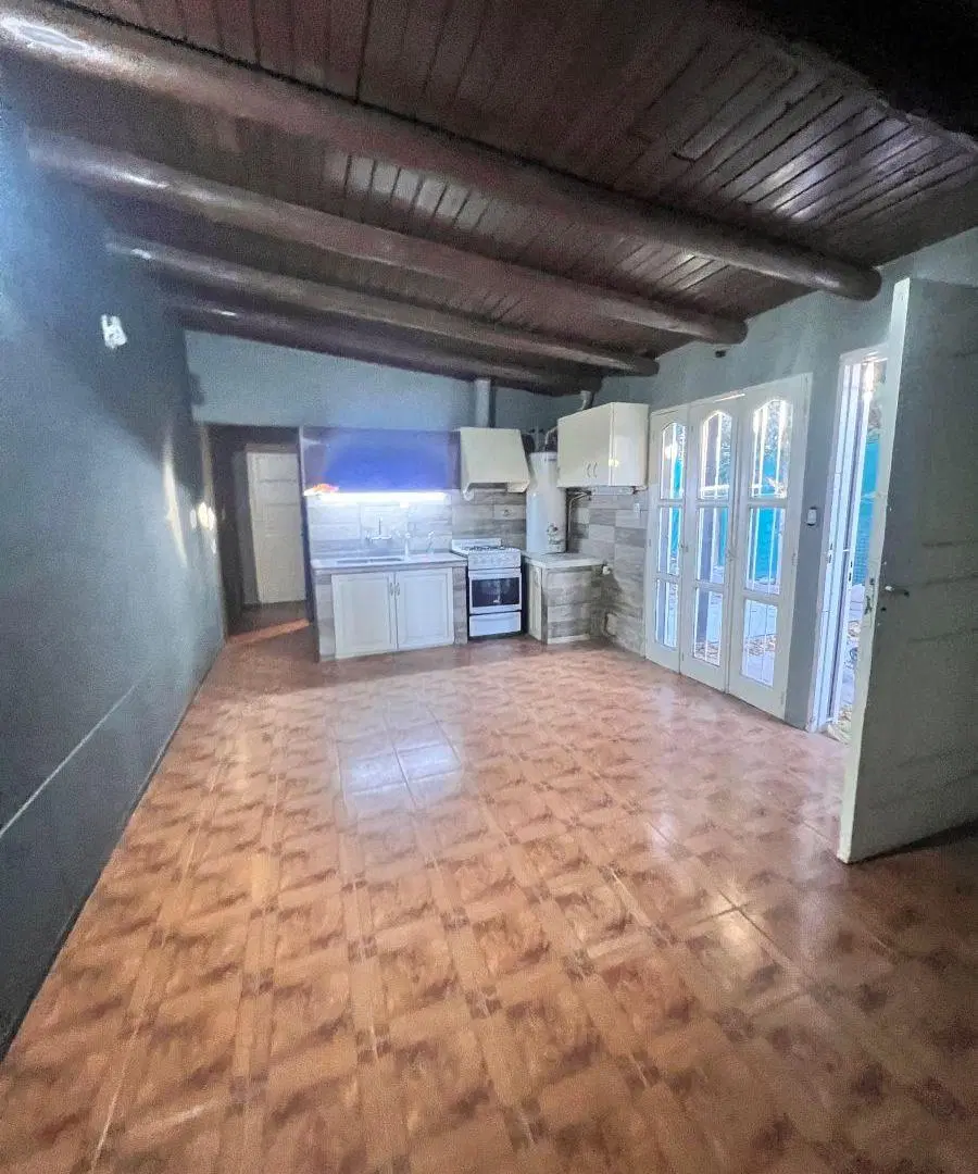 Casa en alquiler dos dormitorios una cochera 2
