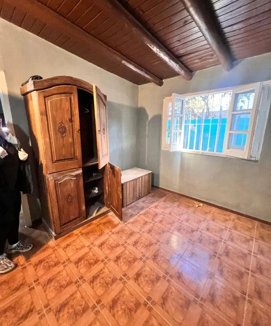 Casa en alquiler dos dormitorios una cochera 5