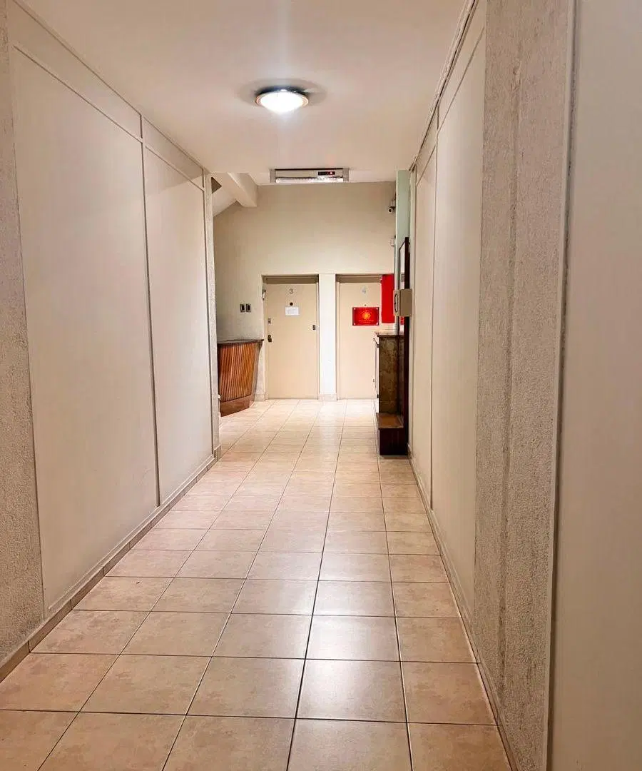 OPENHOUSE Vende Oficina en pleno centro sobre calle Colon y España 3