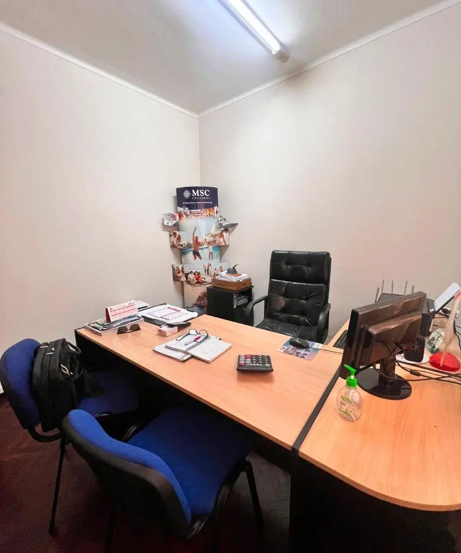 VENDE OFICINA DOS PRIVADOS CALLE COLON Y ESPAÑA 1