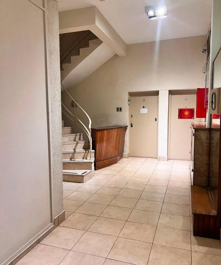 VENDE OFICINA DOS PRIVADOS CALLE COLON Y ESPAÑA 4