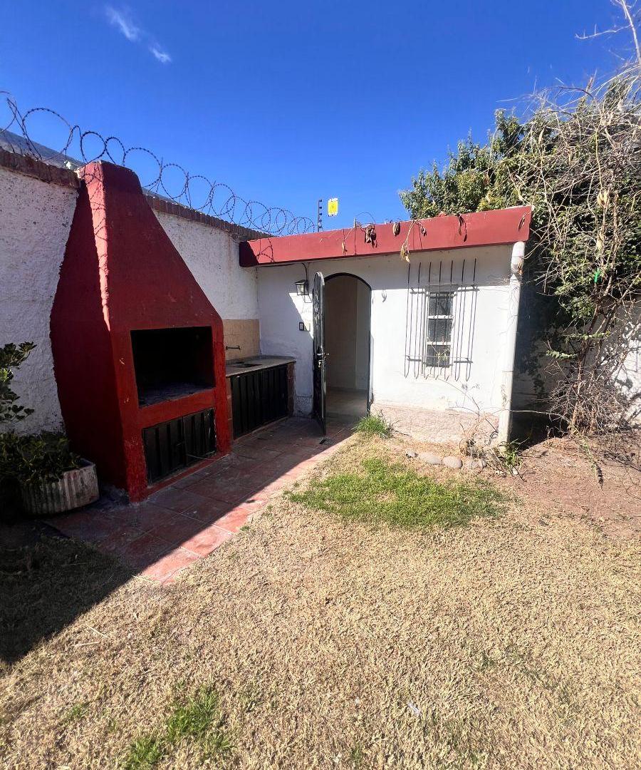 Foto de Casa Venta 3 dormitorios 2 cochera Barrio San Ignacio, imagen 5