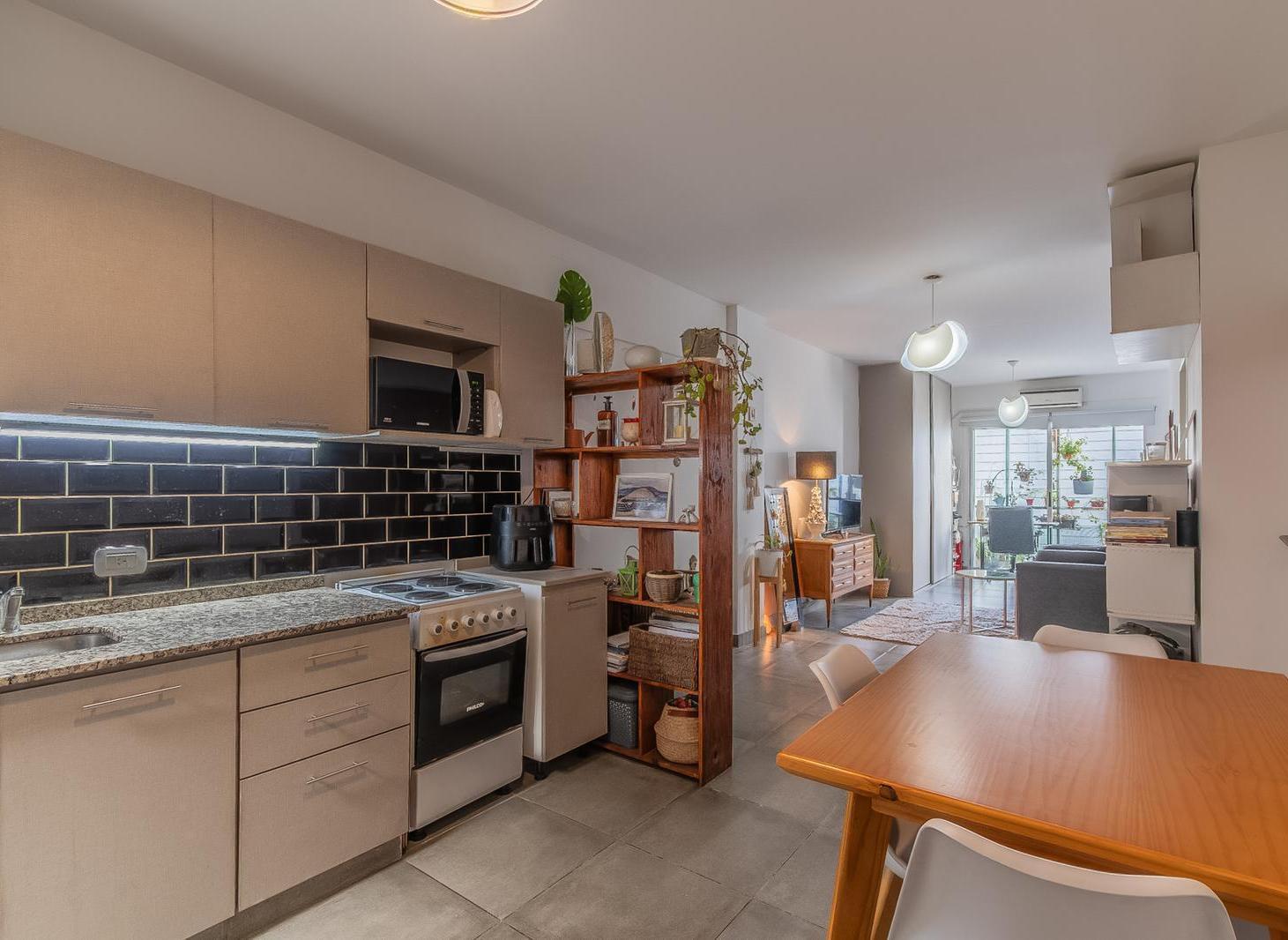Foto de VENTA DEPARTAMENTO MONOAMBIENTE DIVISIBLE BALCON Y PATIO EN ALMAGRO, imagen 1
