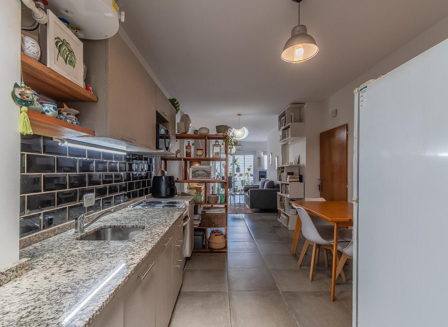 Foto de VENTA DEPARTAMENTO MONOAMBIENTE DIVISIBLE BALCON Y PATIO EN ALMAGRO, imagen 5