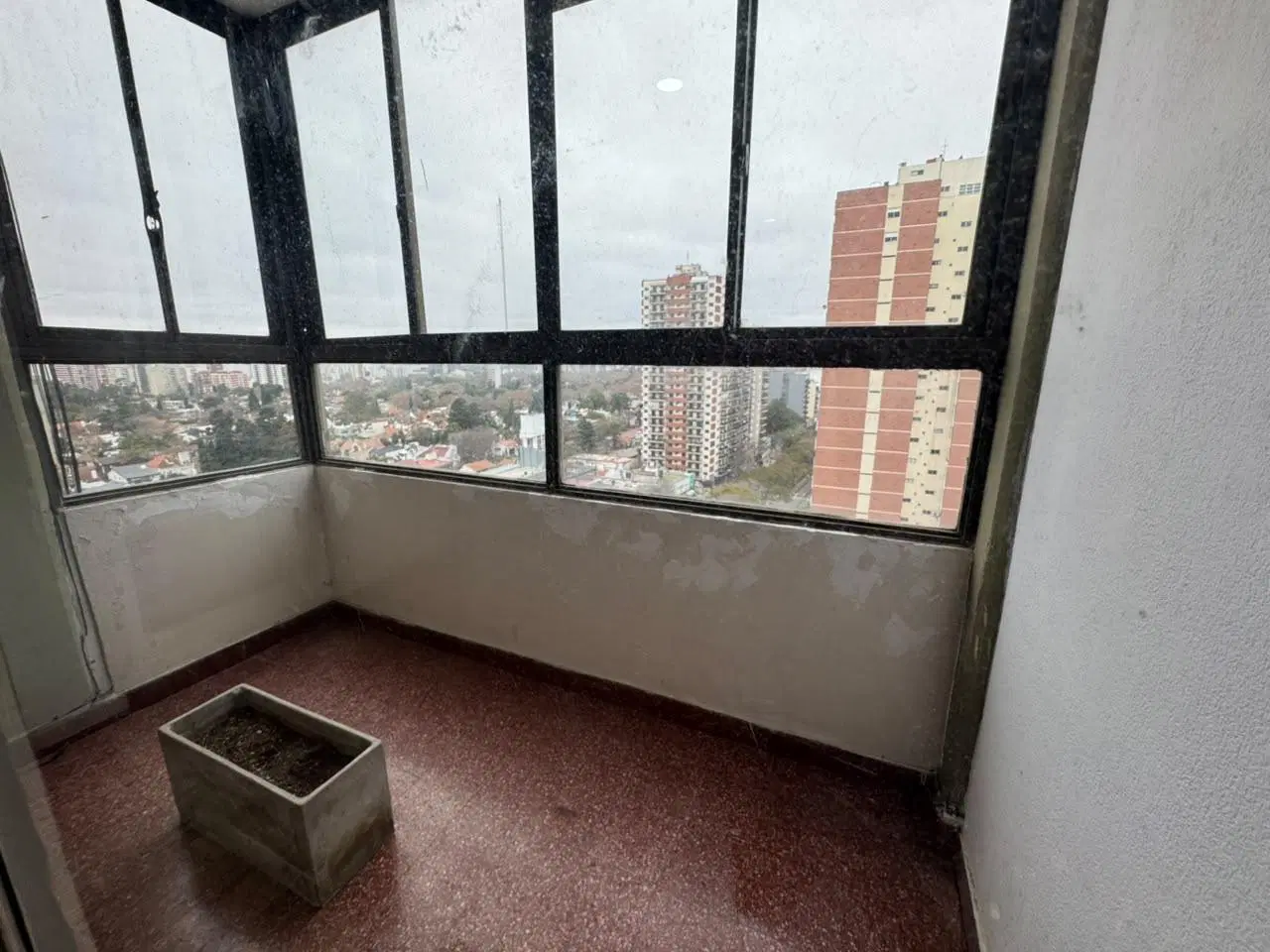 venta departamento 3 ambientes con balcon en olivos 3