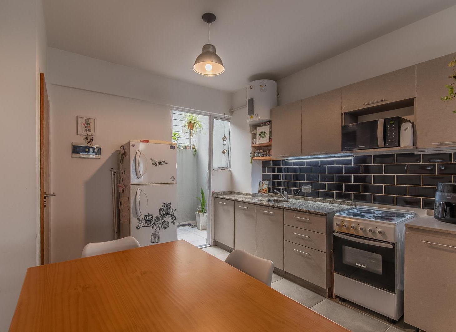 Foto de VENTA DEPARTAMENTO MONOAMBIENTE DIVISIBLE BALCON Y PATIO EN ALMAGRO, imagen 4