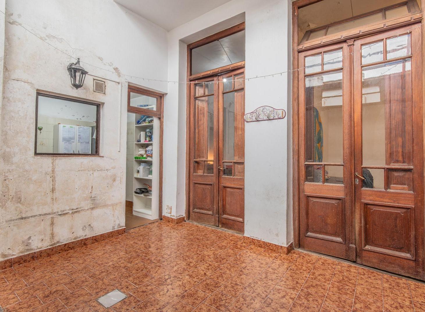 Foto de Venta PH tres ambientes con patio y terraza Villa Luro, imagen 2