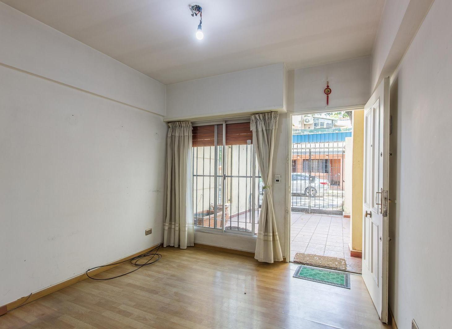 Foto de venta ph dos ambientes con patio y cochera villa urquiza, imagen 4
