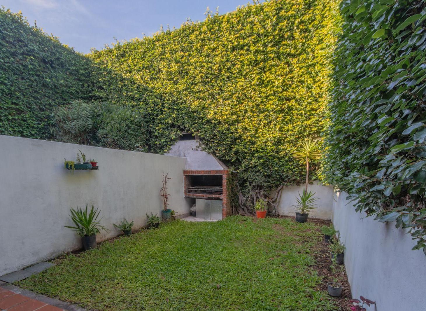 Foto de VENTA PH EN DUPLEX 4 AMBIENTES CON JARDIN Y COCHERA VILLA URQUIZA, imagen 1