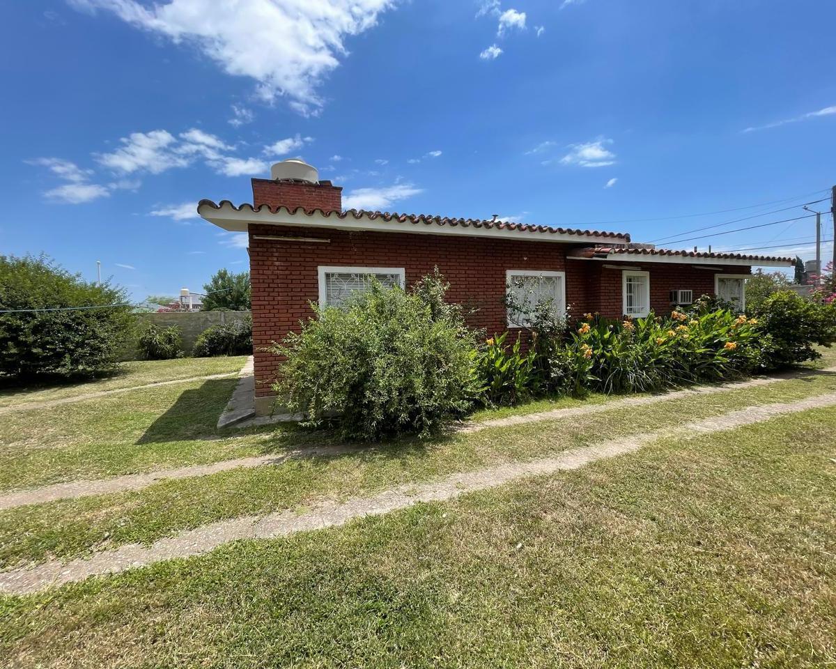 Casa en Venta 3 Dorm. en Barrio Marques de Sobremonte 1