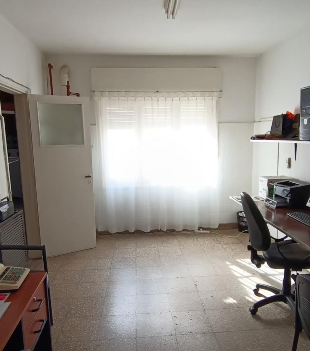 Galpon Casa Depto en Barrio San Vicente Parque 4