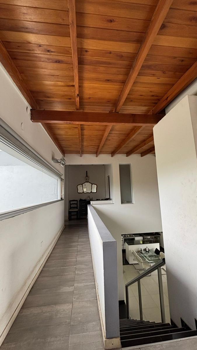 Casa en Barrio Nuevo Urca en Dos Plantas 4