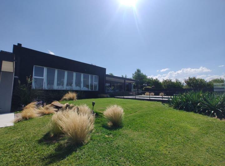 CASA CON VISTA AL LAGO ALTOS DEL CORRAL 5