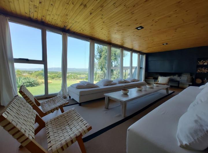 CASA CON VISTA AL LAGO ALTOS DEL CORRAL 2