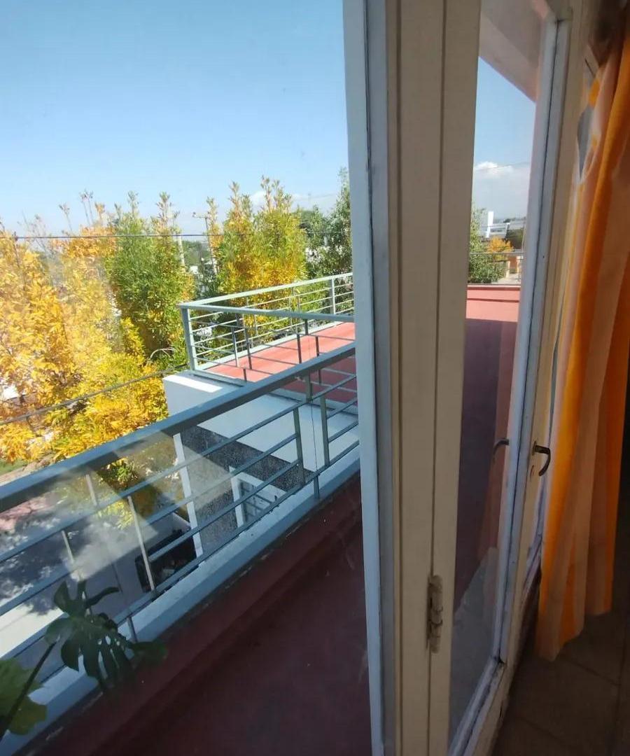 Foto de Casa esquina con hermosa vista panorámica en Villa Cabrera, imagen 2