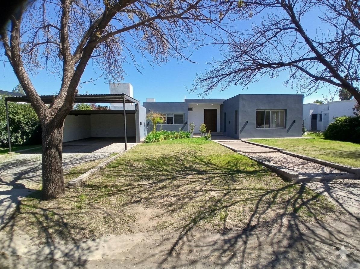 Foto de Country San Isidro - 3 Dorm./Cochera Cubierta/Quincho/Pileta - 1 PLANTA, imagen 1