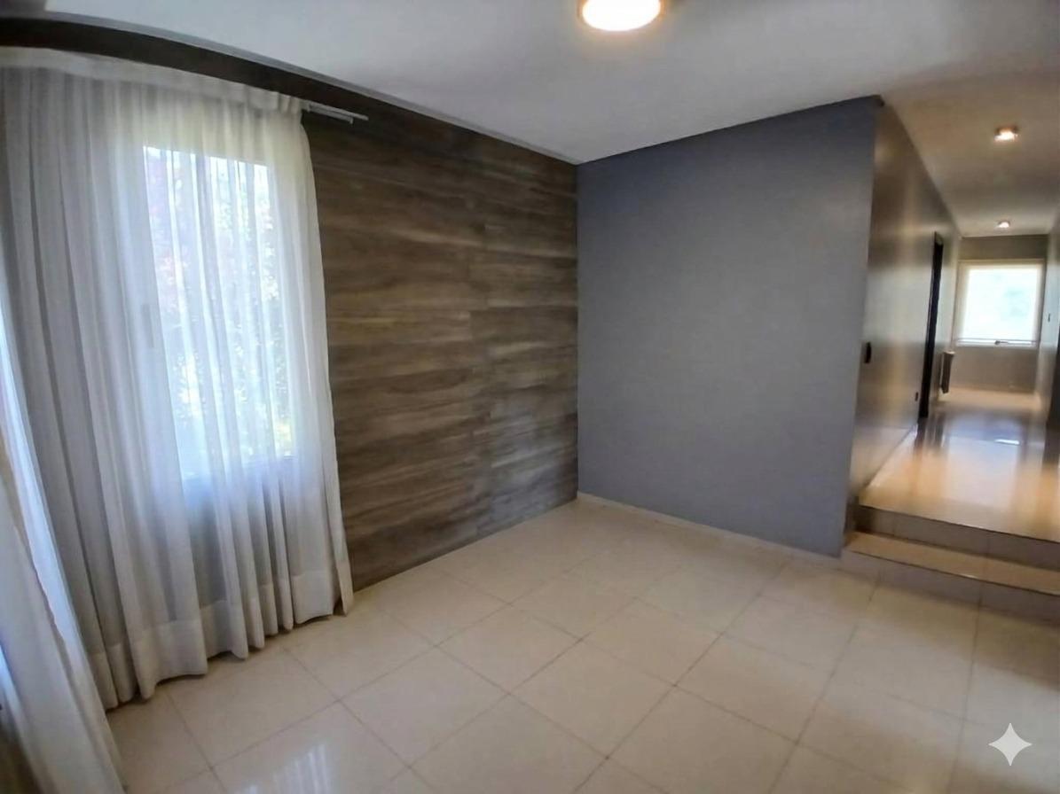 Foto de Country San Isidro - 3 Dorm./Cochera Cubierta/Quincho/Pileta - 1 PLANTA, imagen 2