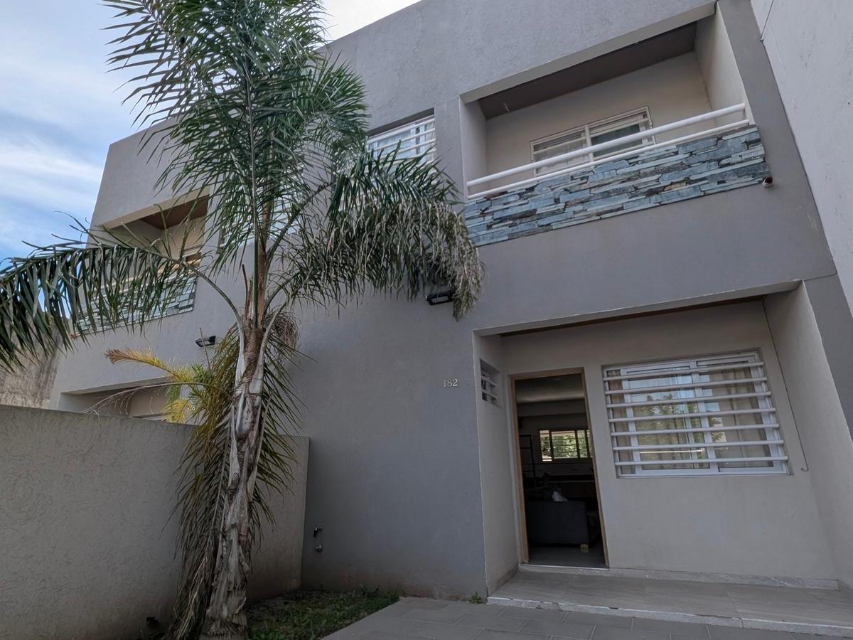 Dúplex en venta | B° Sarmiento, Luján | Apto Crédito | 2 Dor | Radiadores