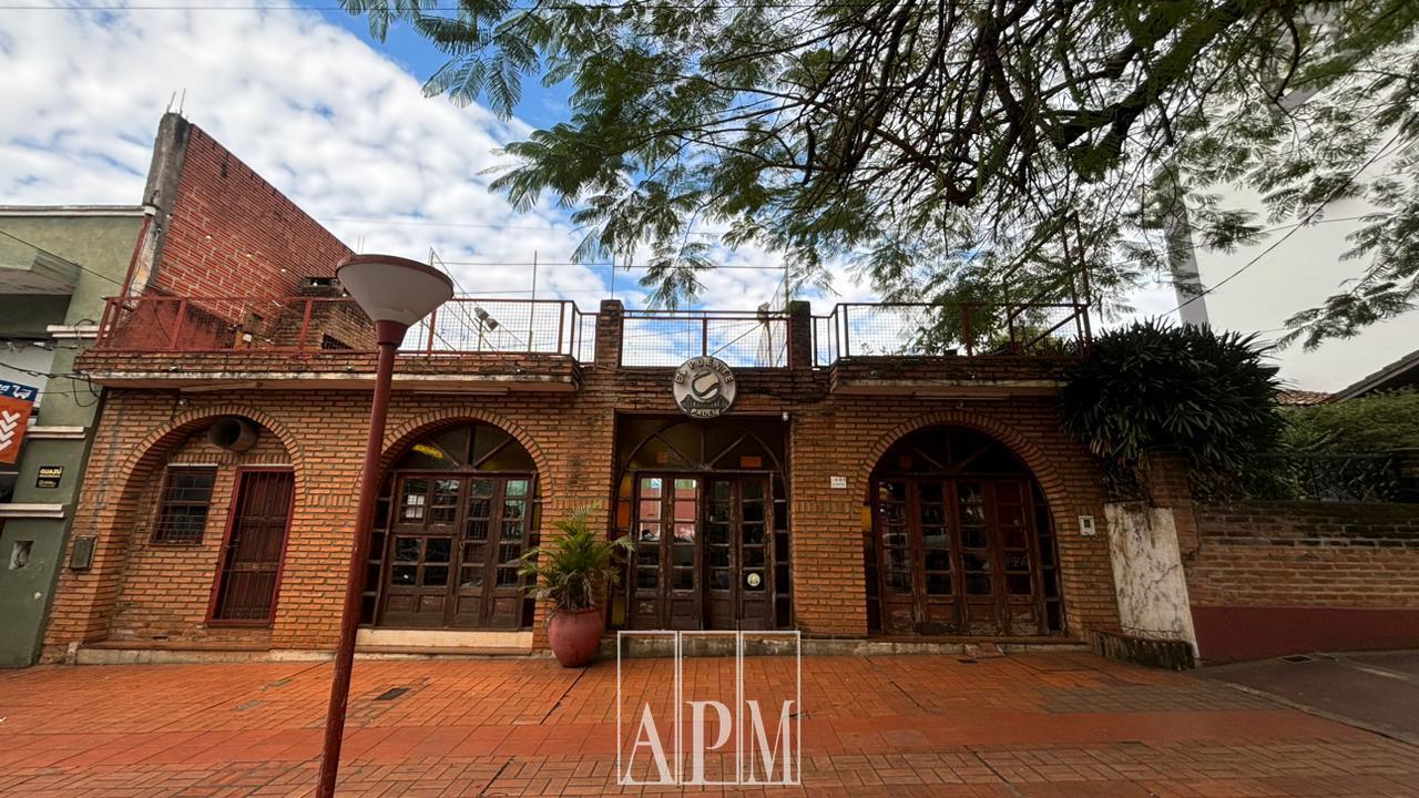 Foto de VENTA | COMPLEJO DEPORTIVO Y COMERCIAL SOBRE AV. BARTOLOMÉ MITRE, imagen 1