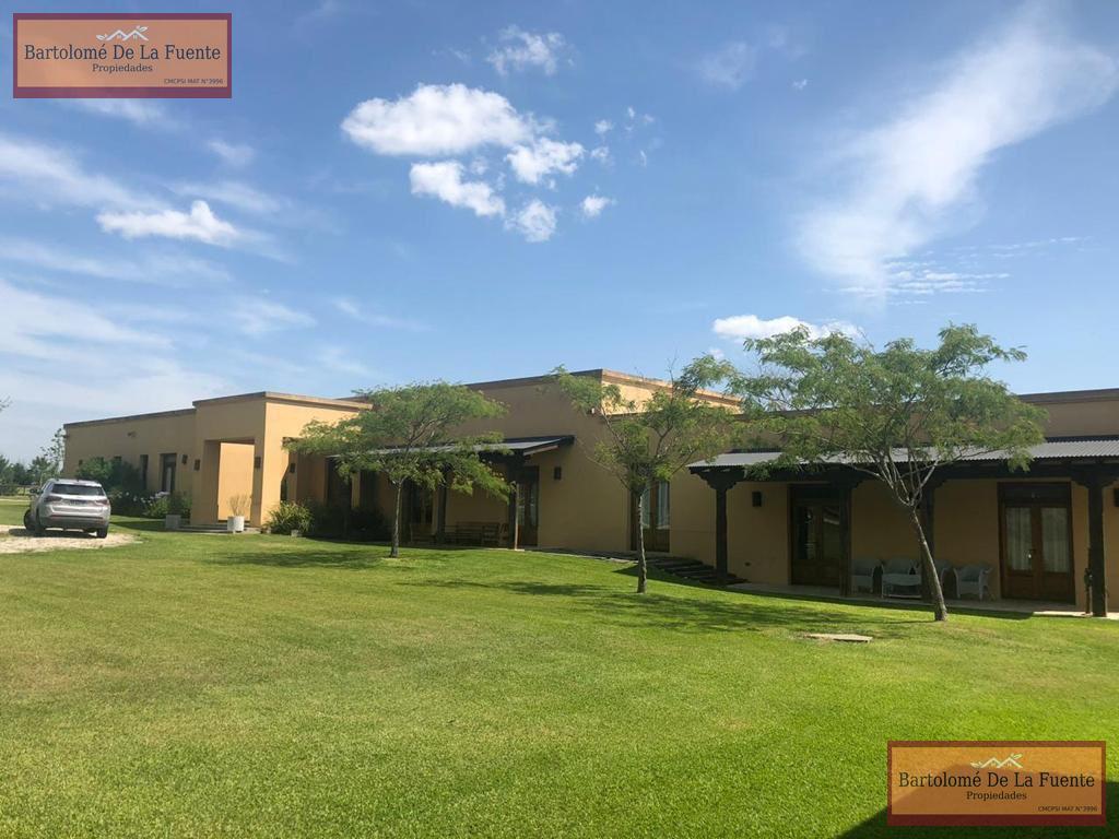 Hermosa Casa en Quebradas