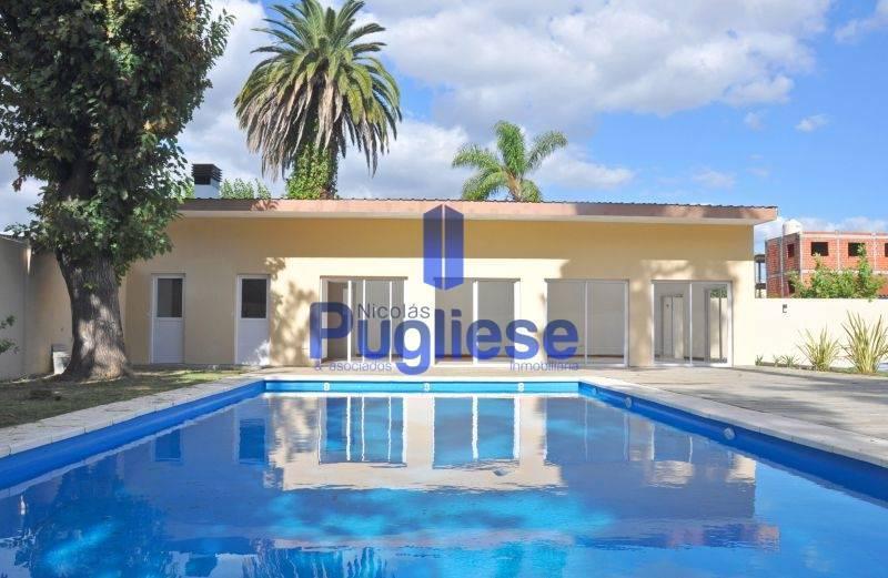 Venta Departamento 2 Ambientes con Patio y Cochera - Moreno 5