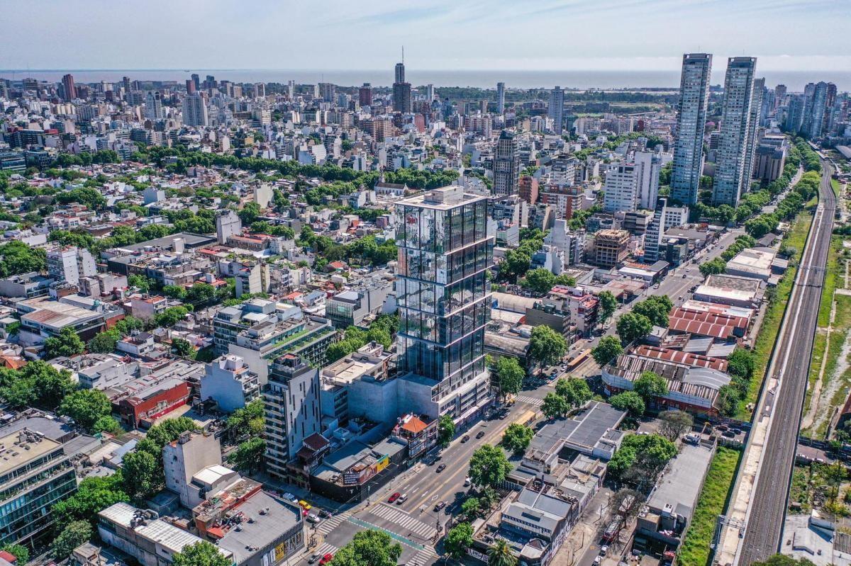 Oficina en Qiub – Piso 17 | 172 m² con cochera | Posibilidad de ampliación