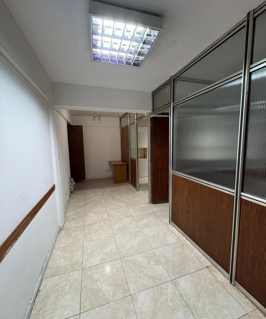 Foto de Oficina en Venta | 83 m² | 4 Despachos | Apto Profesional, Comercial y Vivienda | Uruguay 265, imagen 3