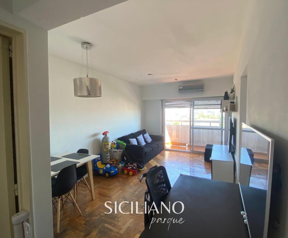 Depto - San Cristobal - 3 Amb. C/balcón Corrido Al Fte - 60 m 2