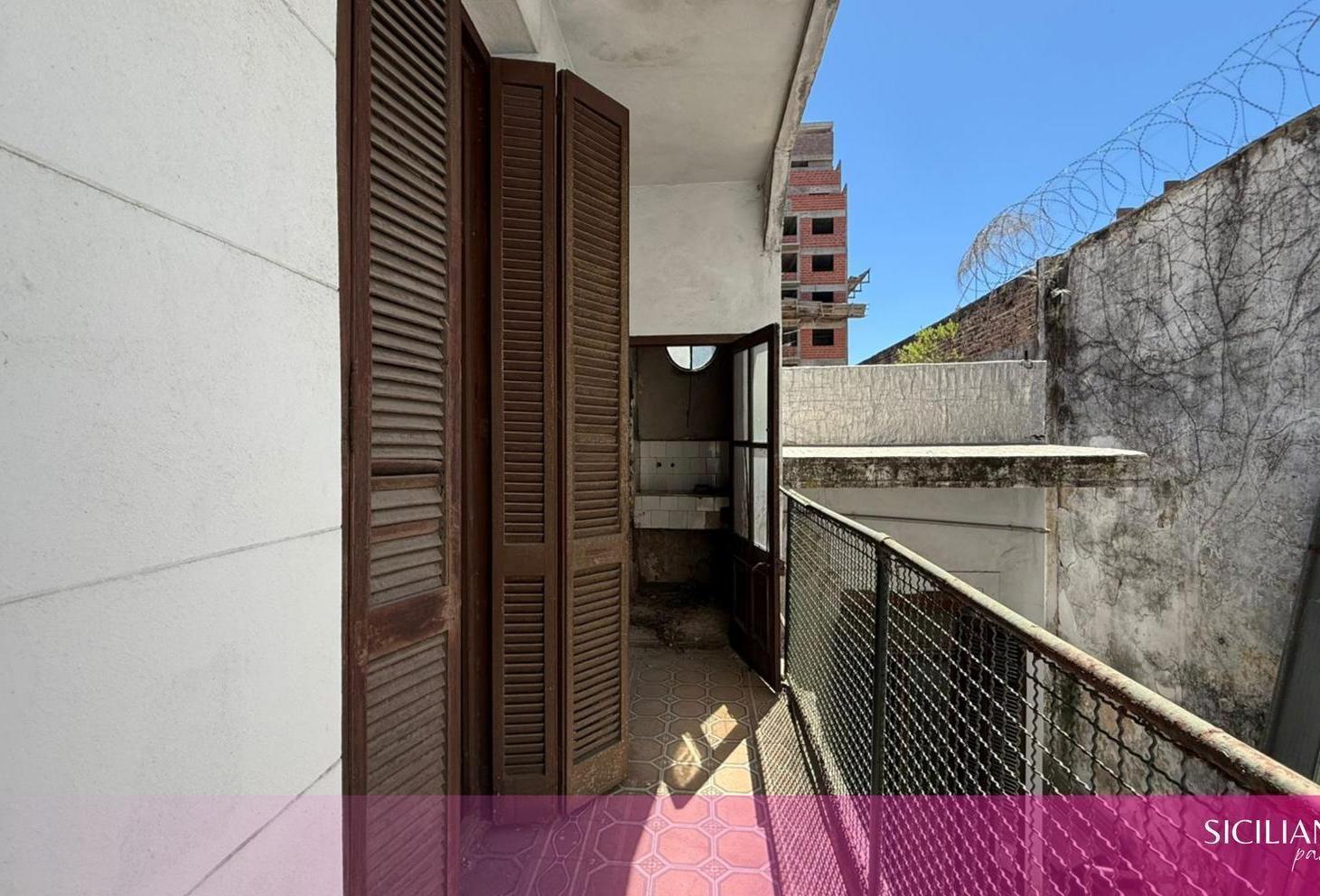 Alquiler comercial - Casa - 312m² - Parque Chacabuco - Límite Caballito - APTO TODO RUBRO