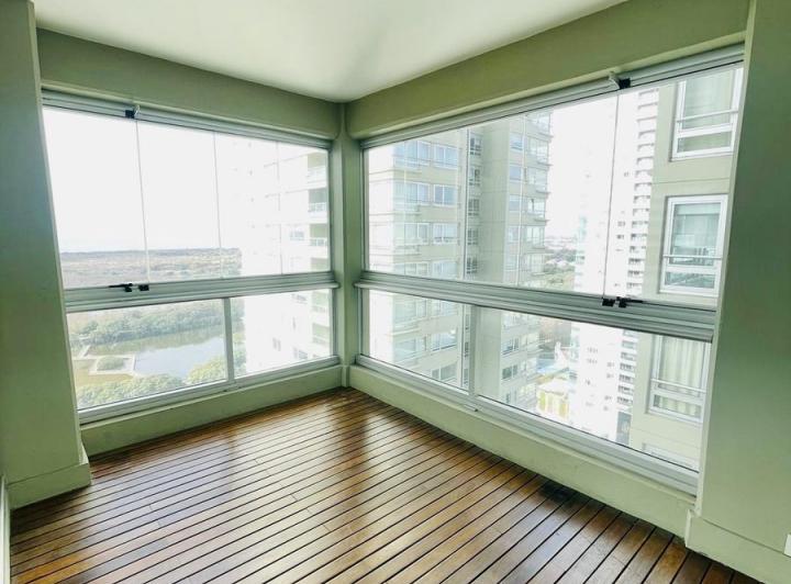 Departamento en Venta Le Parc Puerto Madero 3 ambientes con Cochera y Baulera, Amoblado! 2