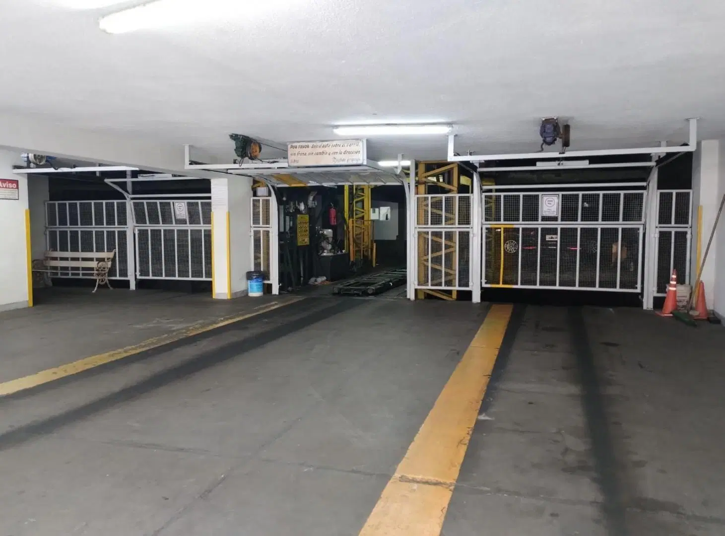 En venta cochera en Recoleta en excelente zona muy buen metraje 2