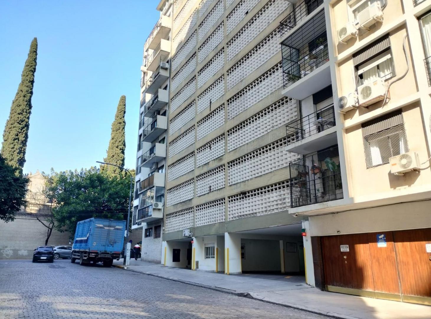 En venta cochera en Recoleta en excelente zona muy buen metraje