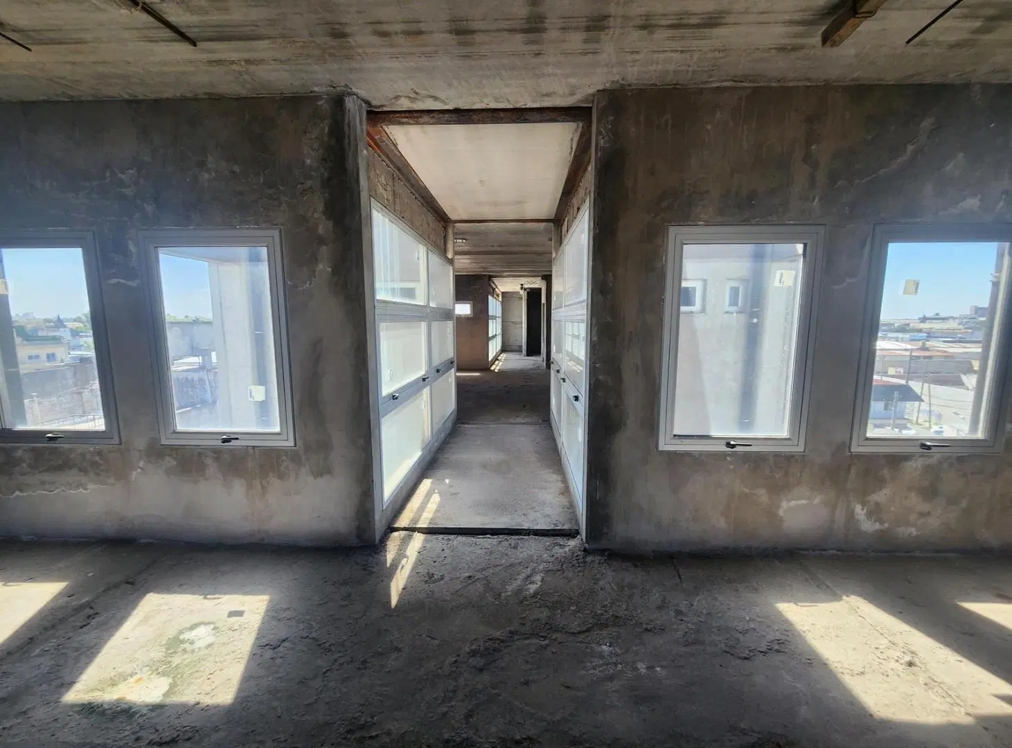 Edificio Comercial en S.Justo (Ctro) PB 3 pisos con Patio 2