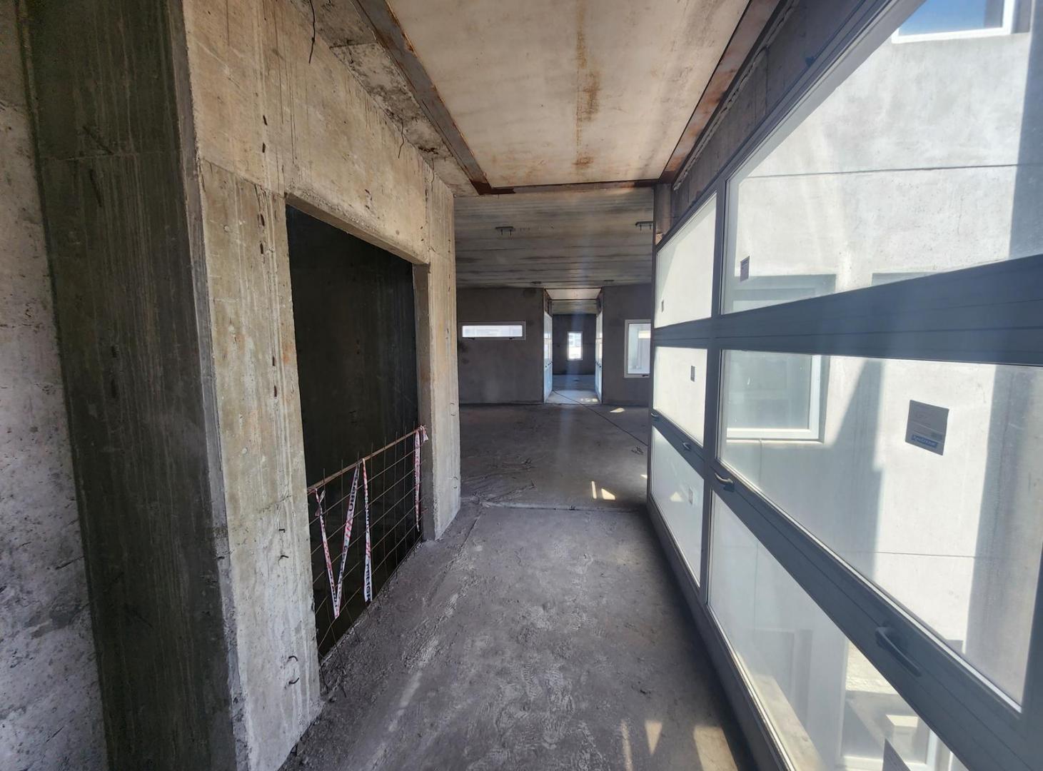 Edificio Comercial en S.Justo (Ctro) PB 3 pisos con Patio