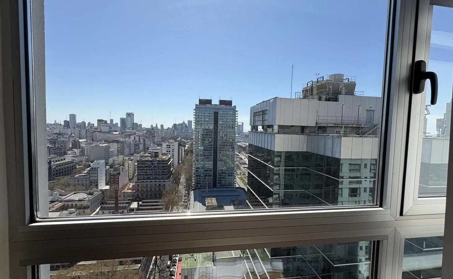 Departamento monoambiente en Venta Puerto Madero, Piso alto!! 2