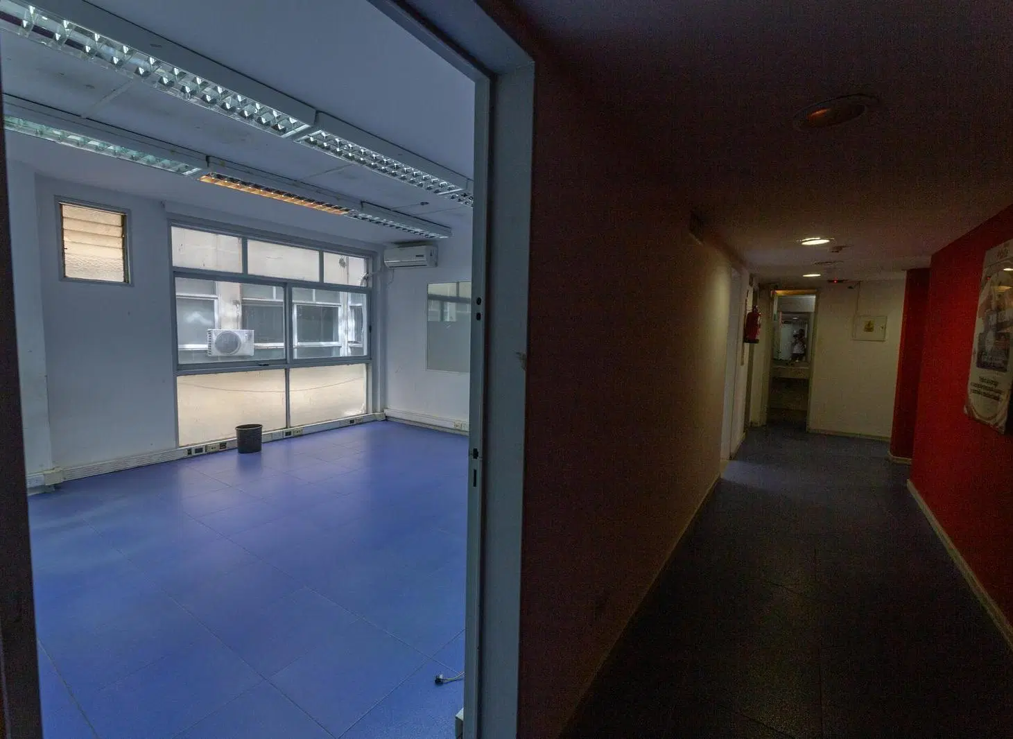 Oficinas en Venta de 6 despachos en - San Nicolas -Con cochera ACEPTAMOS PERMUTAS 5