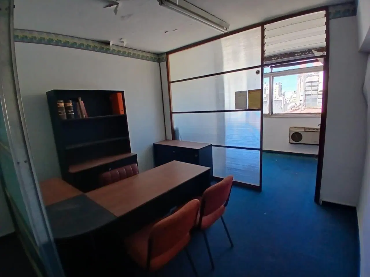 Oficina en venta de 2 despachos en San Nicolas, Piso alto !PERMUTA !! 4